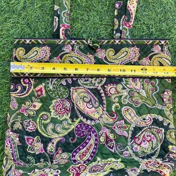 Vera Bradley tote Preowned like new condition 14x13 casual paisley print - Picture 3 of 7